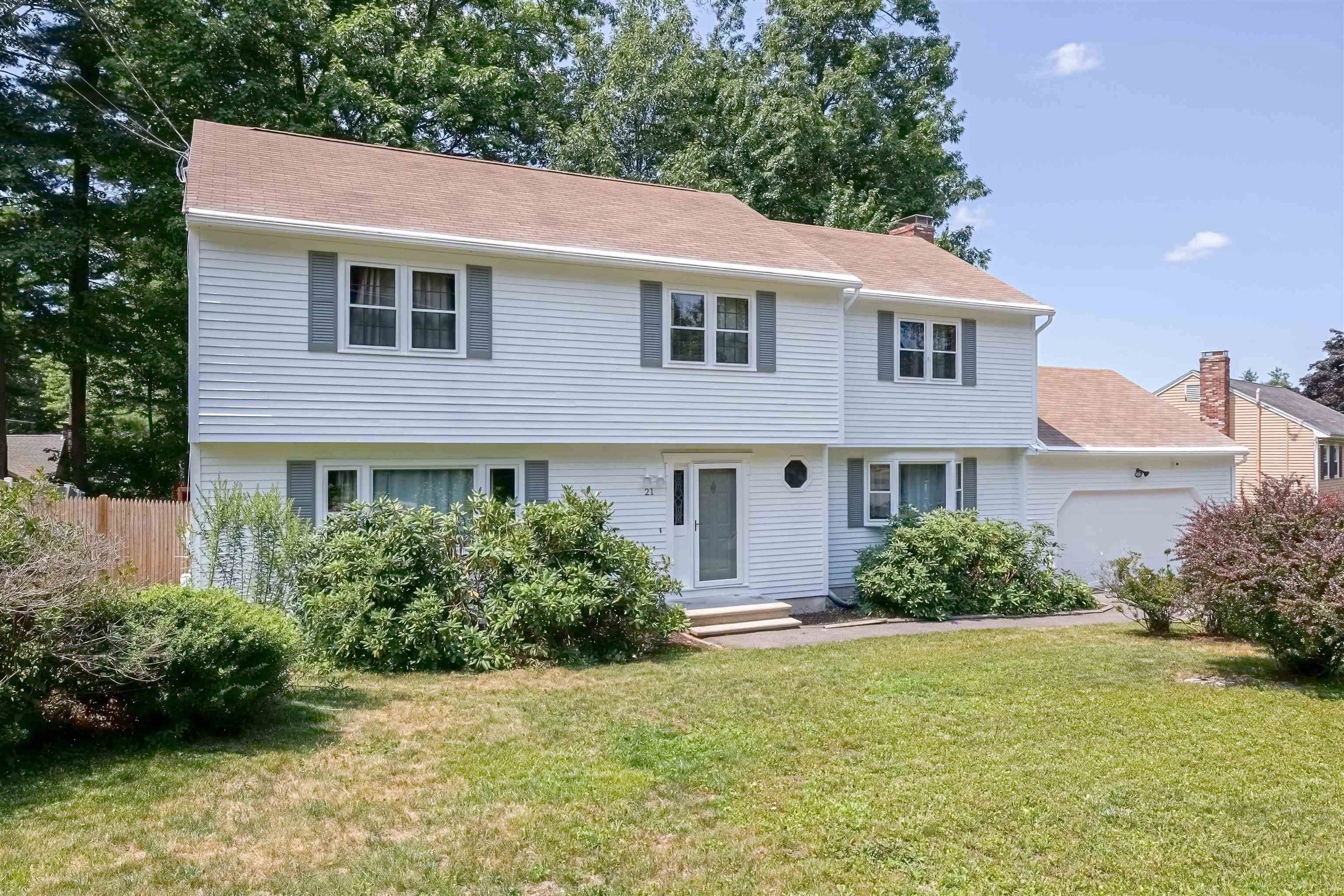 Open House, Sat. August 22nd
11 am - 1 pm

Beautifully landscaped Colonial located in sought-after L