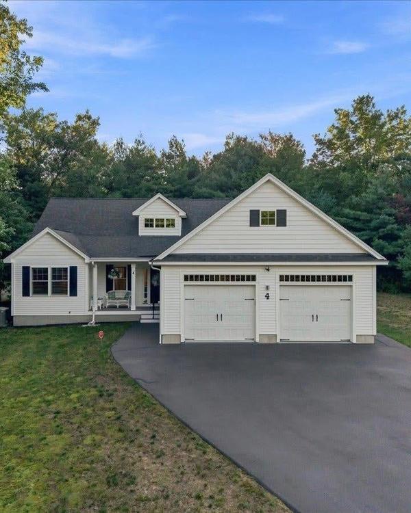 Open House
Saturday, September 12th
11:00 am - 12:30 pm
Welcome to the Villages at Sunningdale! If