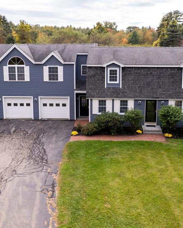 Are you looking for a move-in-ready 4 bedroom home within minutes of Portsmouth, the Shipyard, Pease
