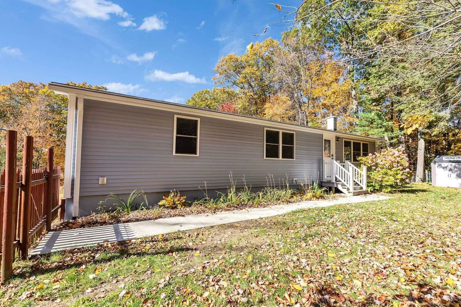 If you are looking for that single level home, located on a scenic road in Southwestern, NH you can 